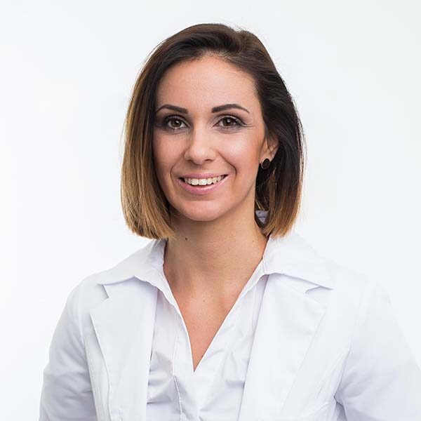 Dr. Bradács Éva Hajnalka – Bőrgyógyász szakorvos